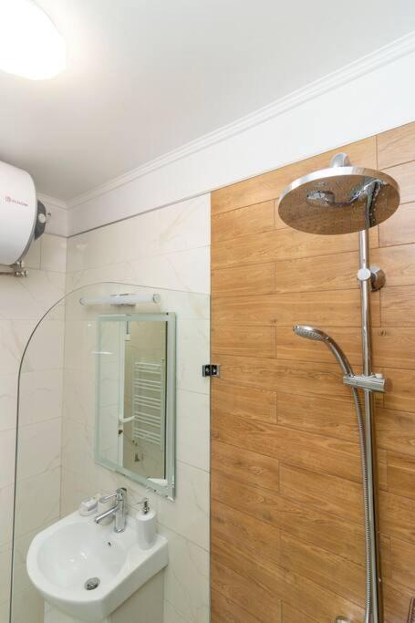 Spacious Aristocratic Apt. With A Colourful View София Екстериор снимка